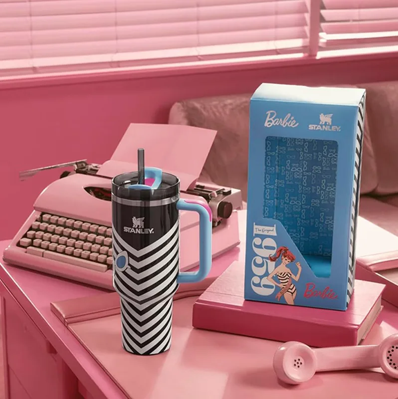 STANLEY Barbie™ x 1959 Original Quencher ماگ