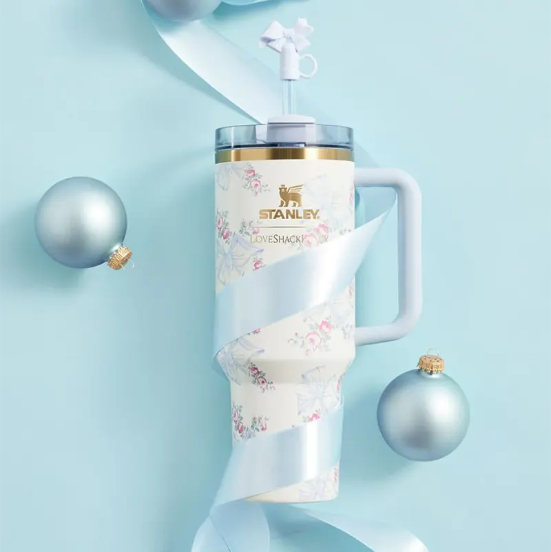 STANLEY X LoveShackFancy Holiday Quencher ماگ