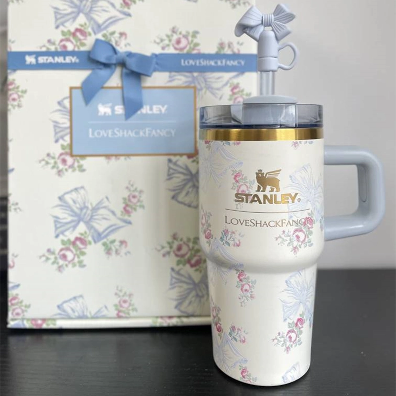 STANLEY X LoveShackFancy Holiday Quencher ماگ