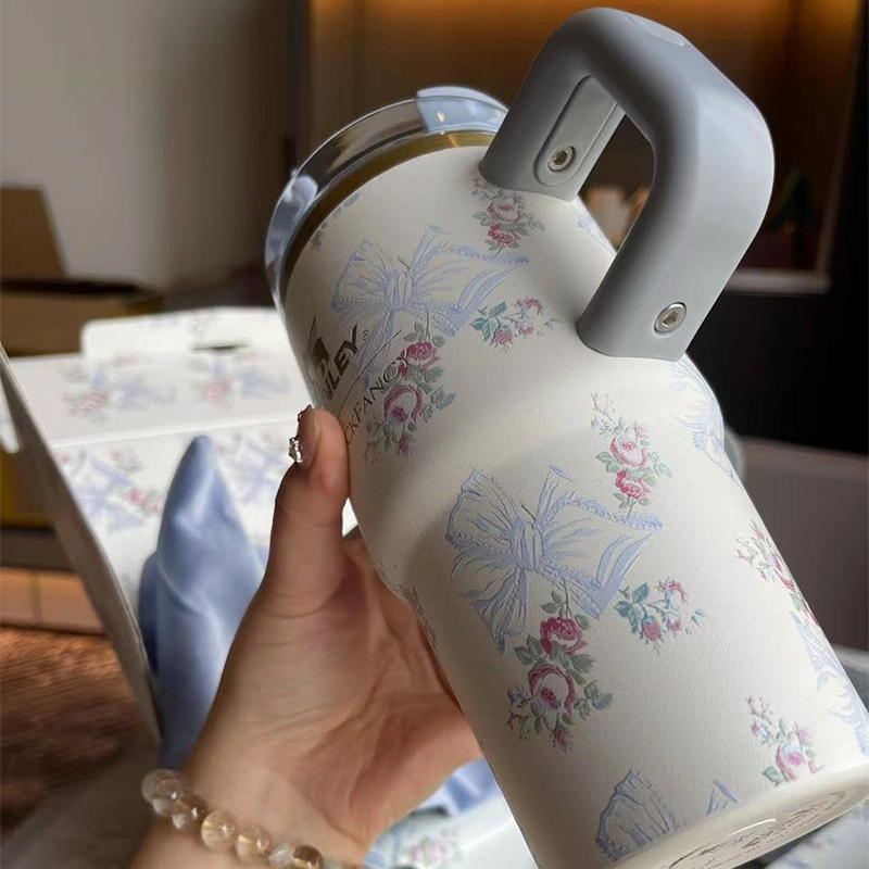 STANLEY X LoveShackFancy Holiday Quencher ماگ